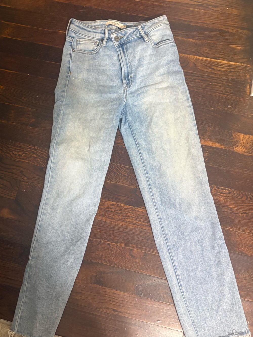 Light Wash Womens Jeans - Classic Cross-Over Straight Fit